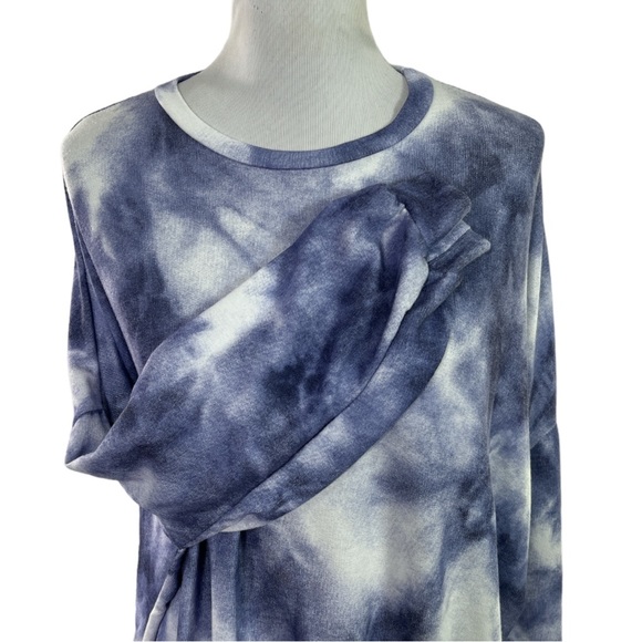 Talulah Blue and White Oversized Relaxed Fit Sweatshirt Size Small - Picture 3 of 6